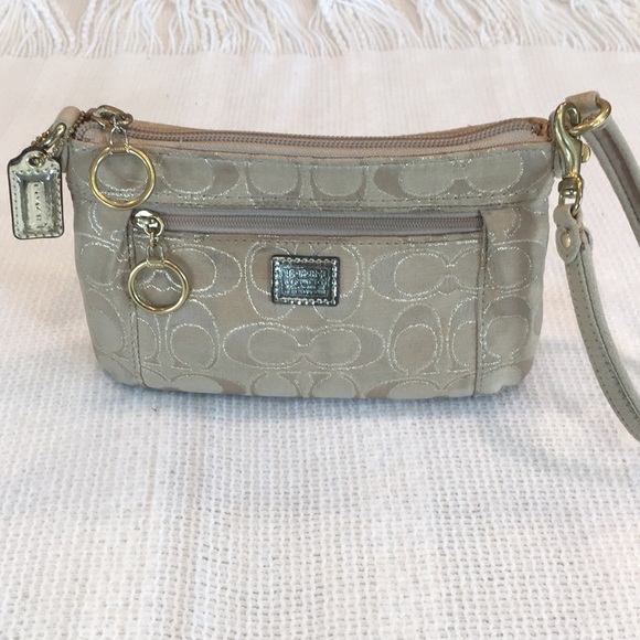 Coach wristlet - Picture 1 of 8